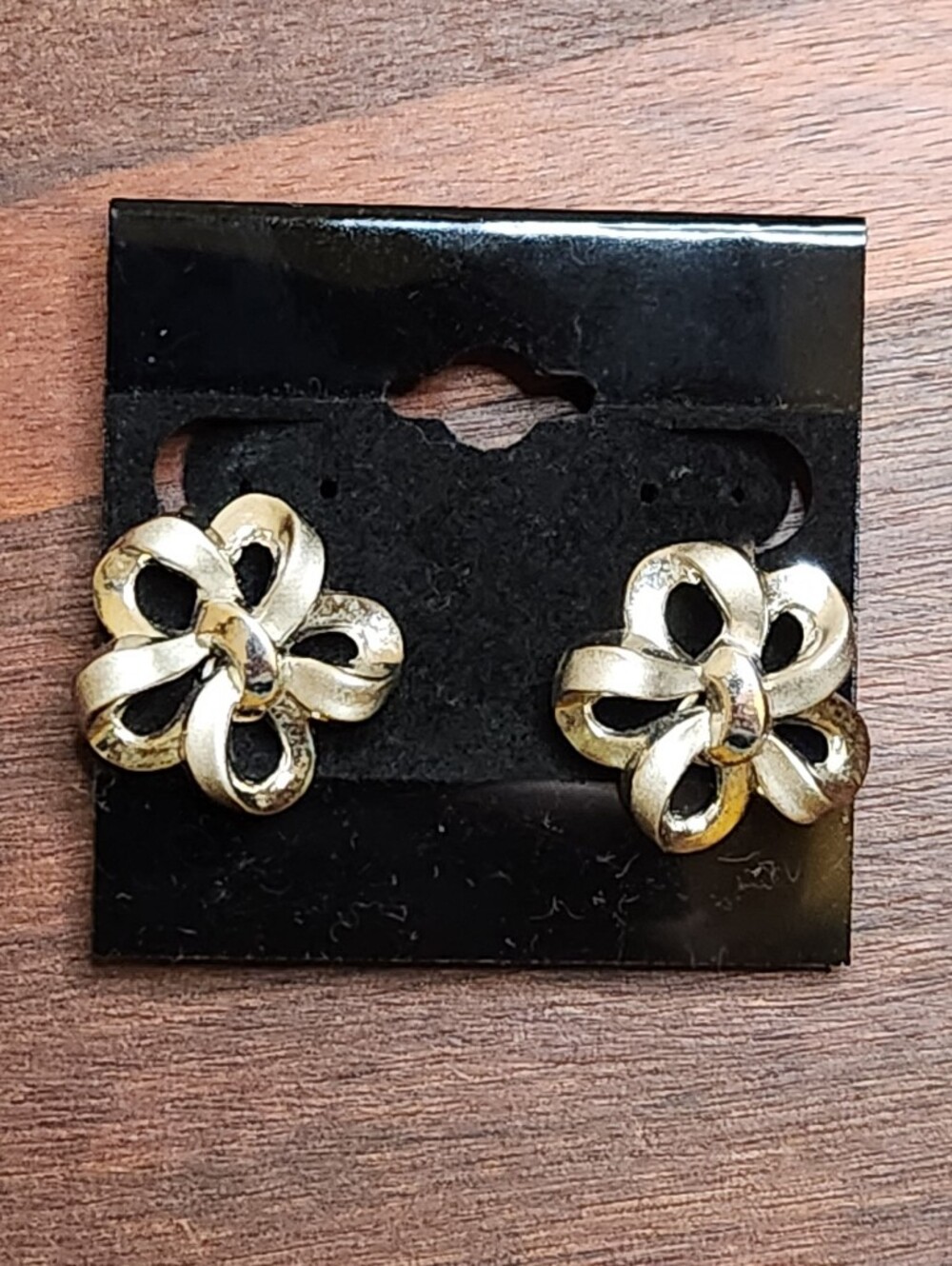 Vintage Crown Trifari Silver-toned Bow Clip-on Earrings for Women